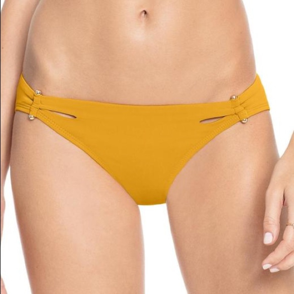 Robin Piccone
Luca Cut Out 181762 Bikini Bottom